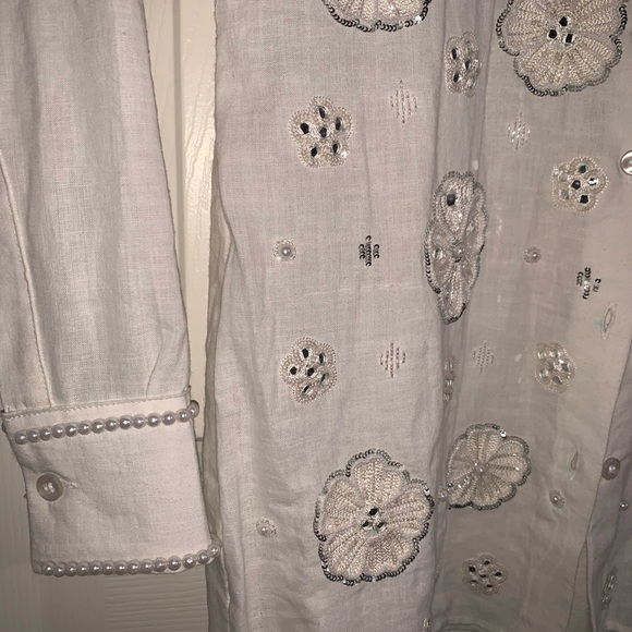 Custom-made embellished button-up dress shirt - Picture 8 of 8